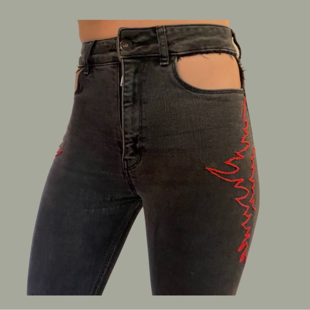 🔥HAND EMBROIDERED UPCYCLED ZARA JEANS 🔥